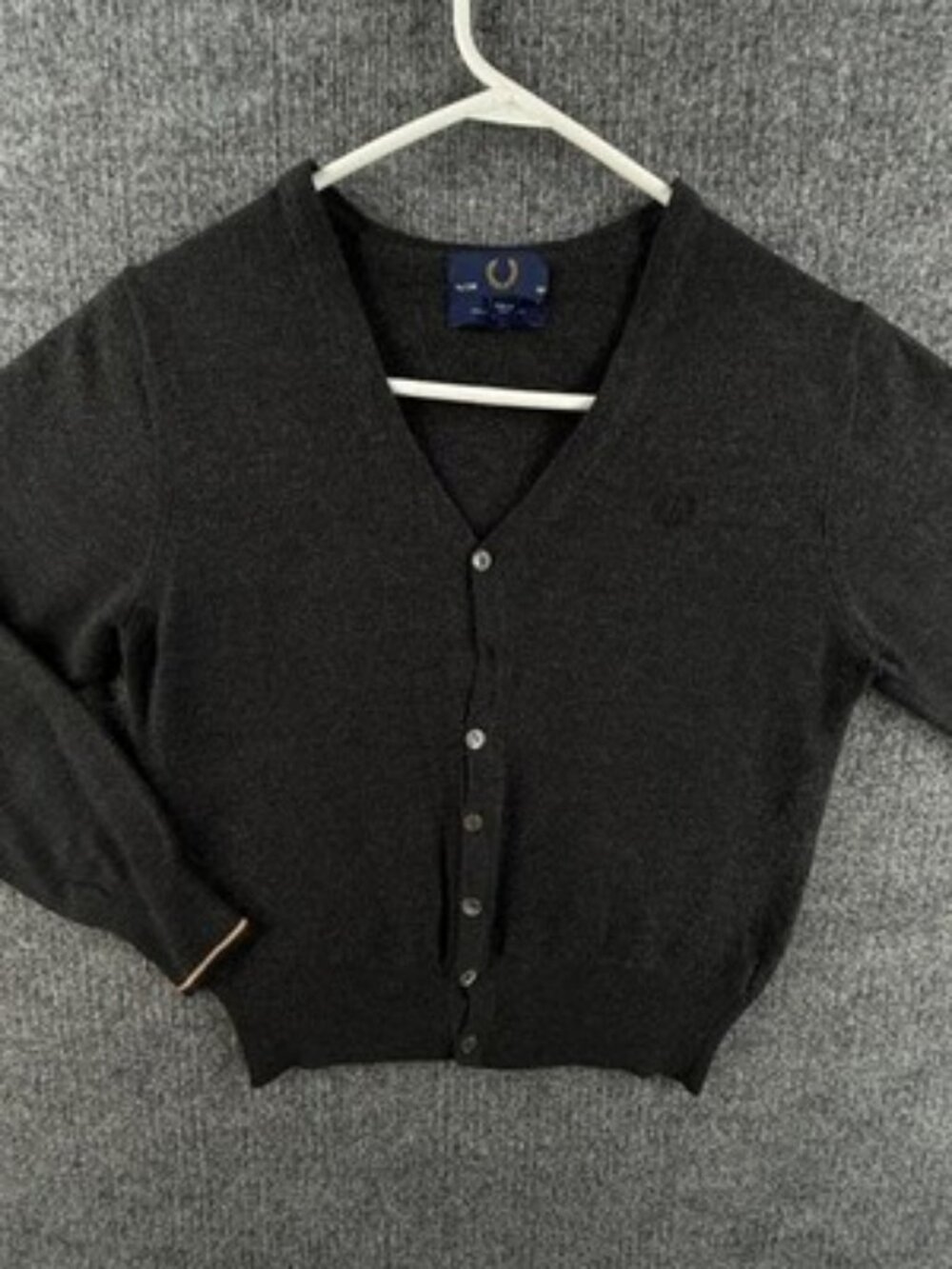 Fred Perry Gray 38 Logo All Wool Sweater V-Neck Italy Cardigan Knit Designer